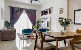 Tamu Place 3-Bedroom Serviced Apartment With Pool